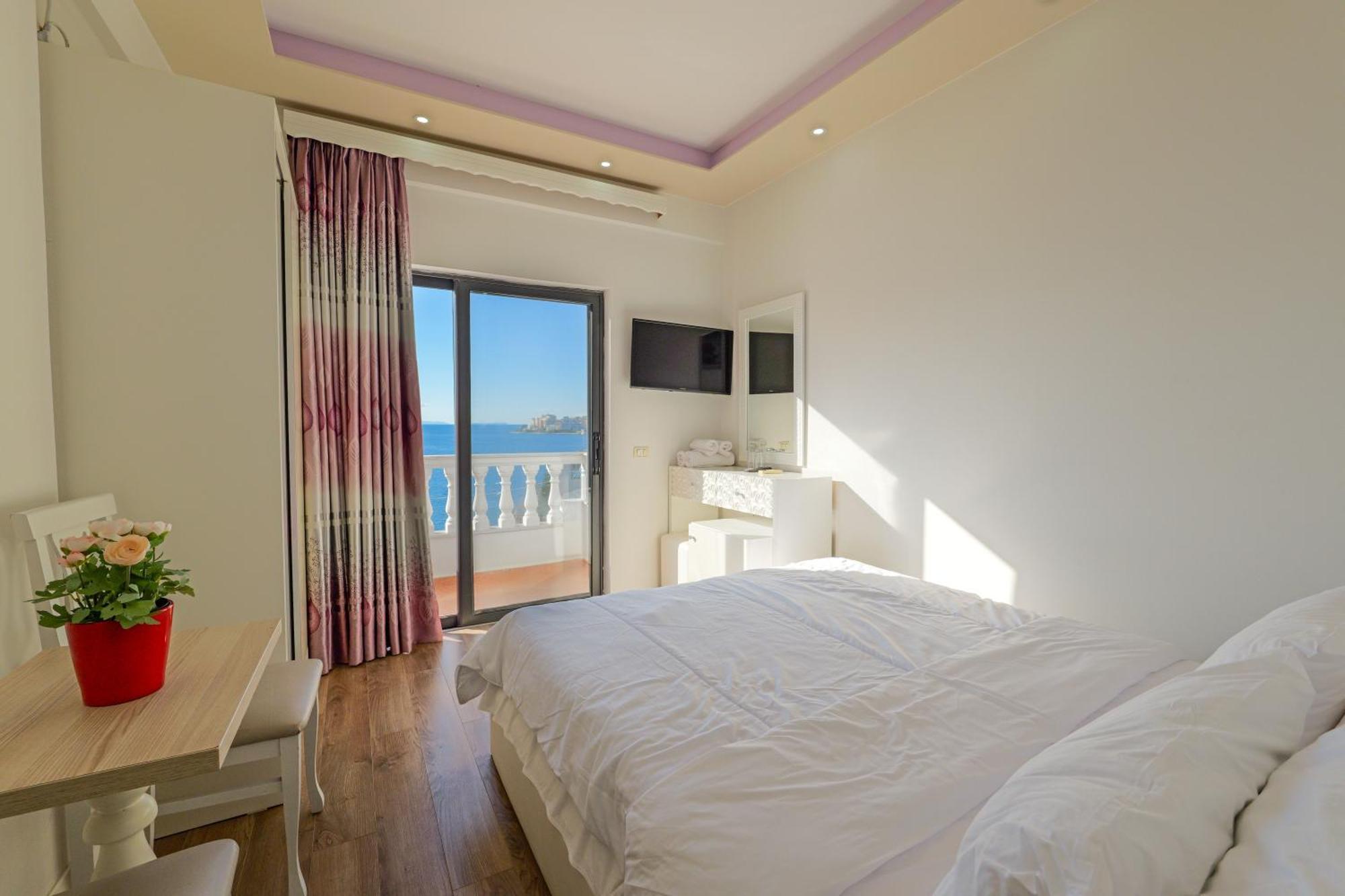 Hotel Iliria Sarande Exterior photo