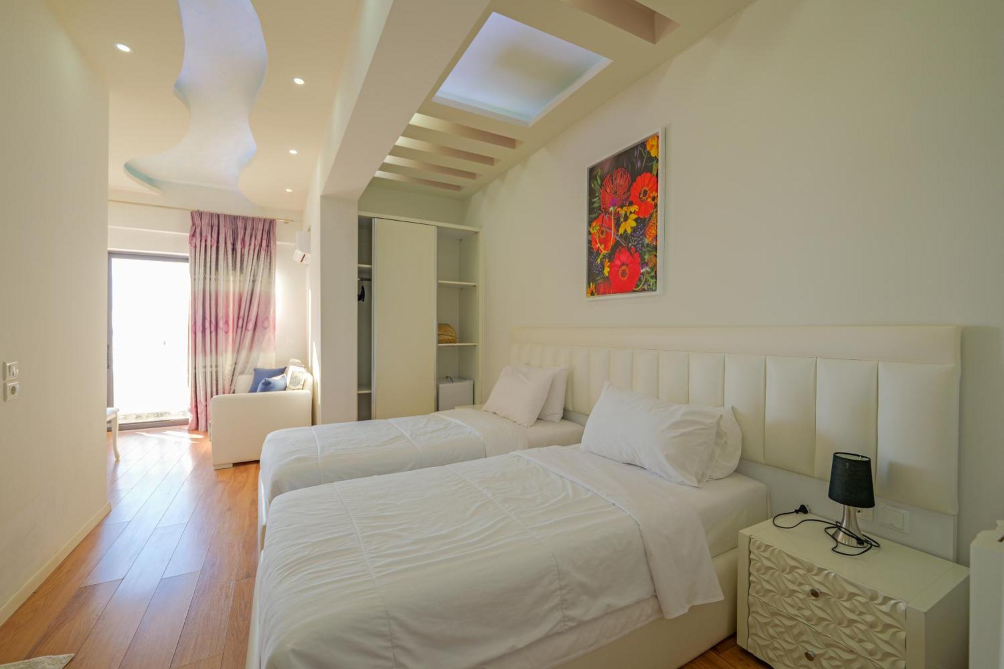 Hotel Iliria Sarande Exterior photo