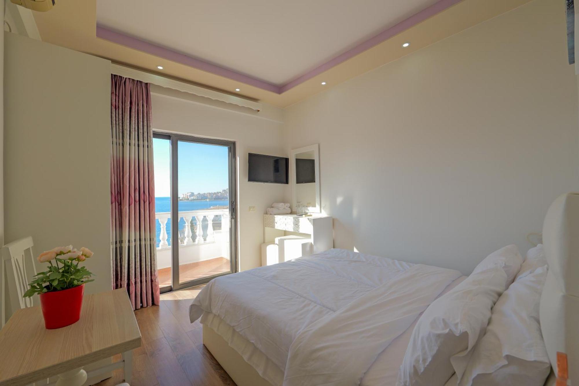 Hotel Iliria Sarande Exterior photo