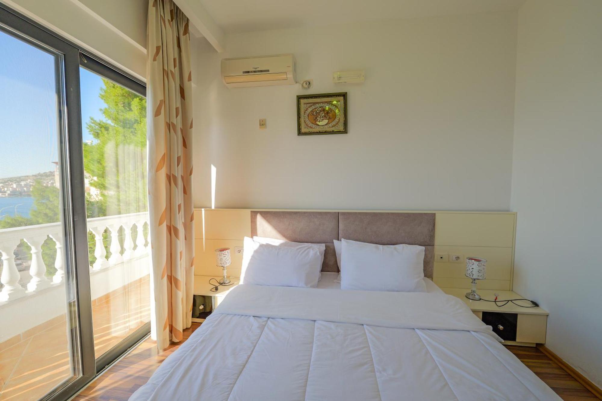 Hotel Iliria Sarande Exterior photo