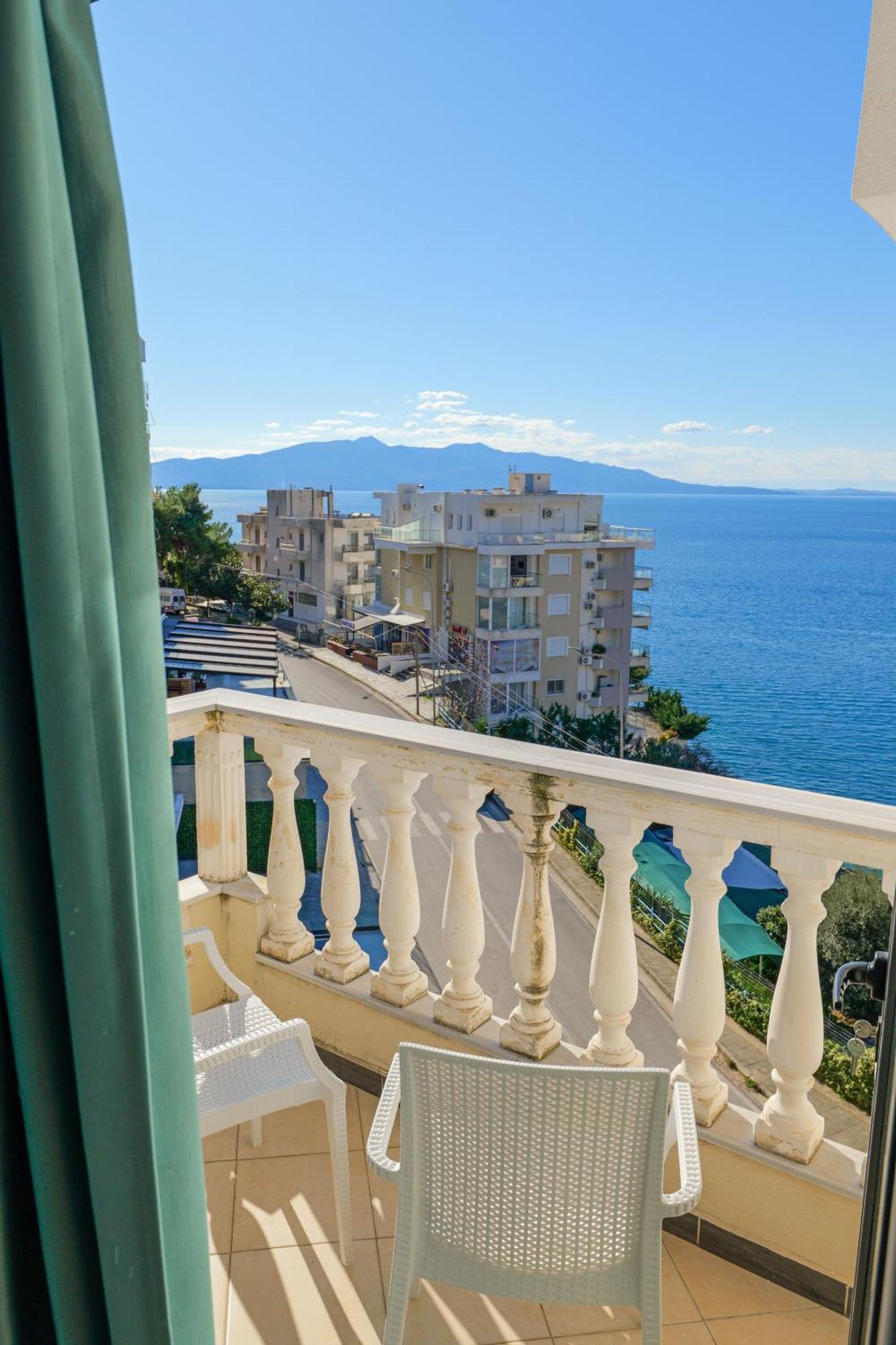 Hotel Iliria Sarande Exterior photo