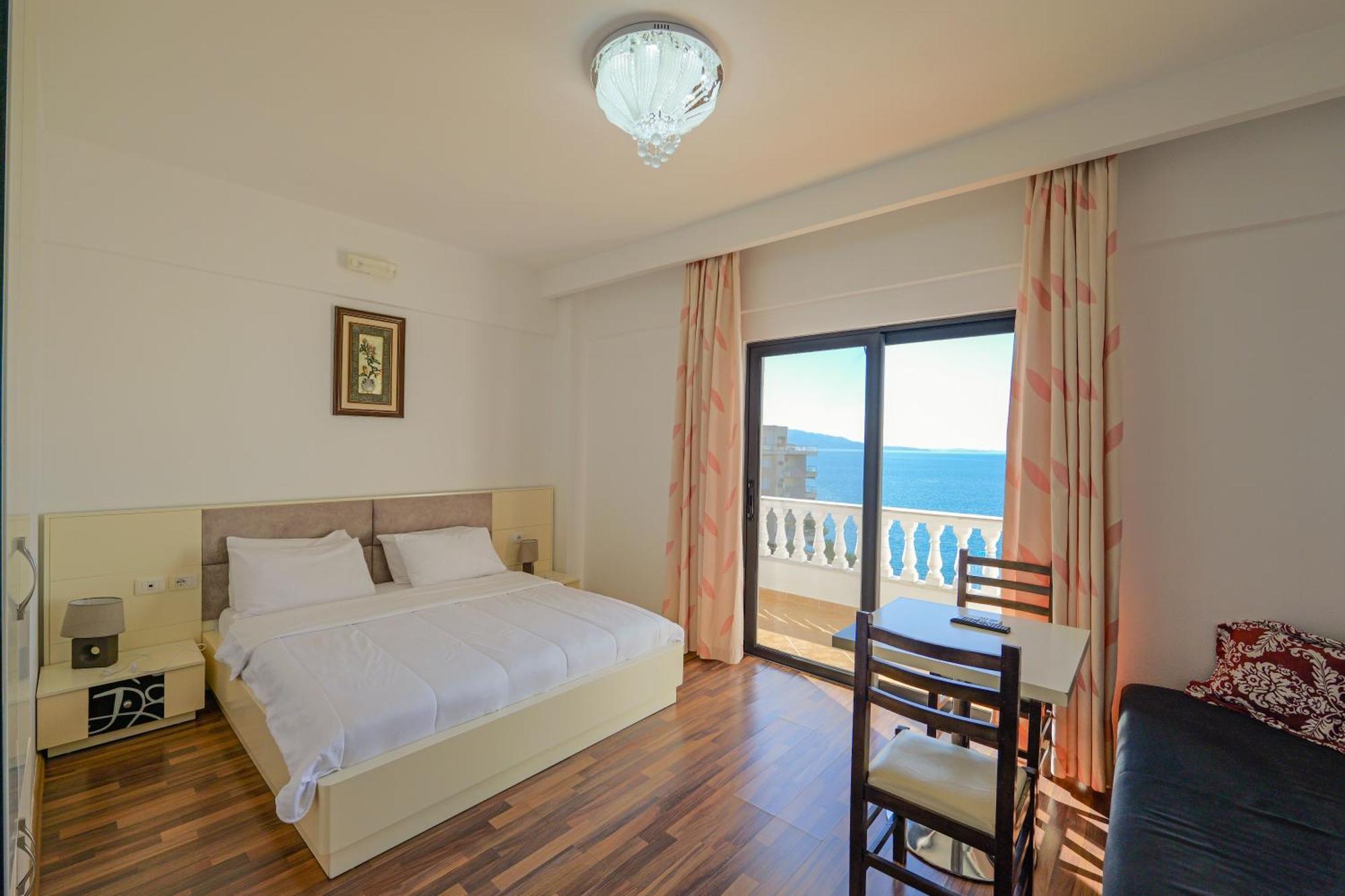 Hotel Iliria Sarande Exterior photo