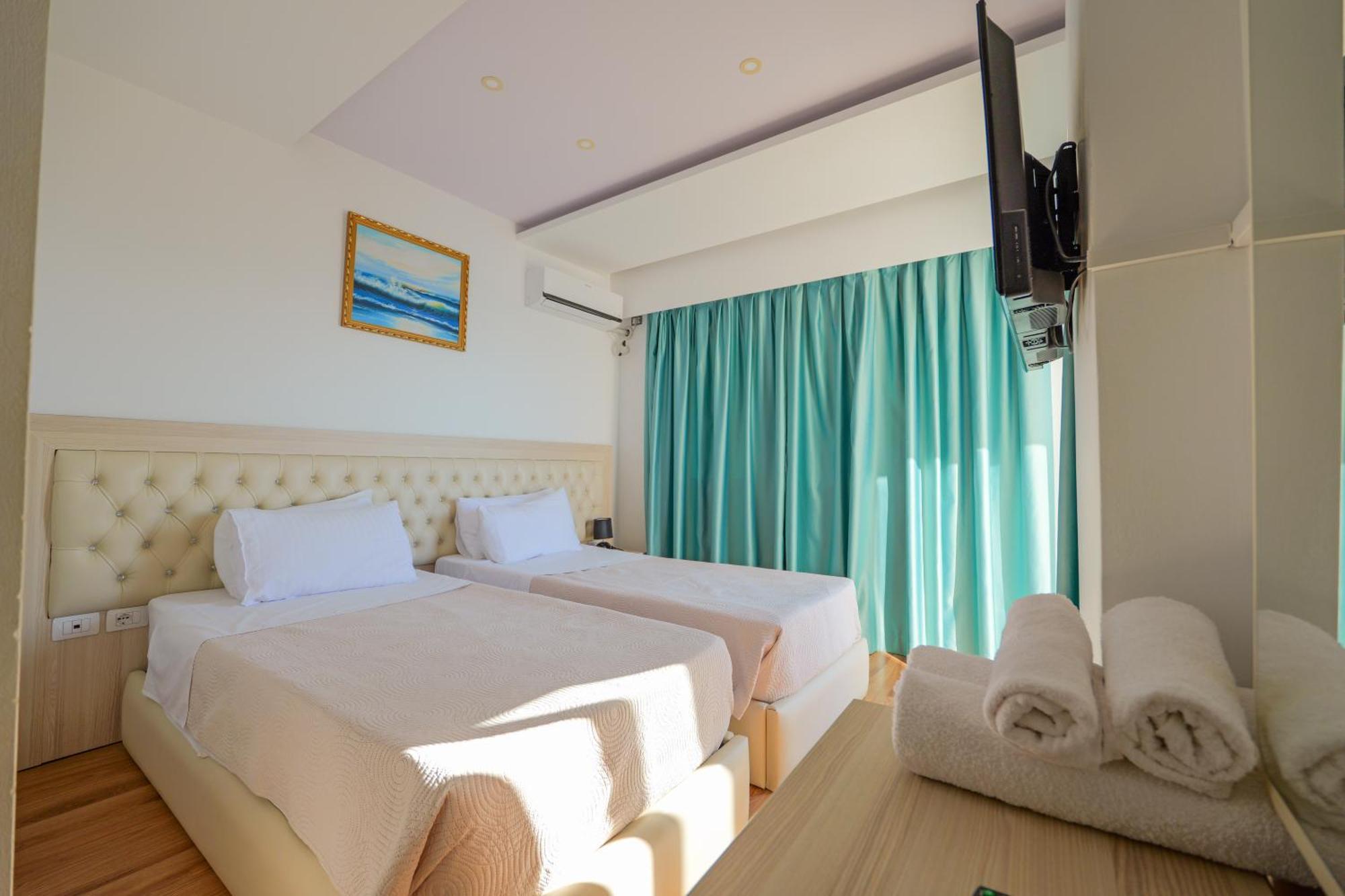 Hotel Iliria Sarande Exterior photo