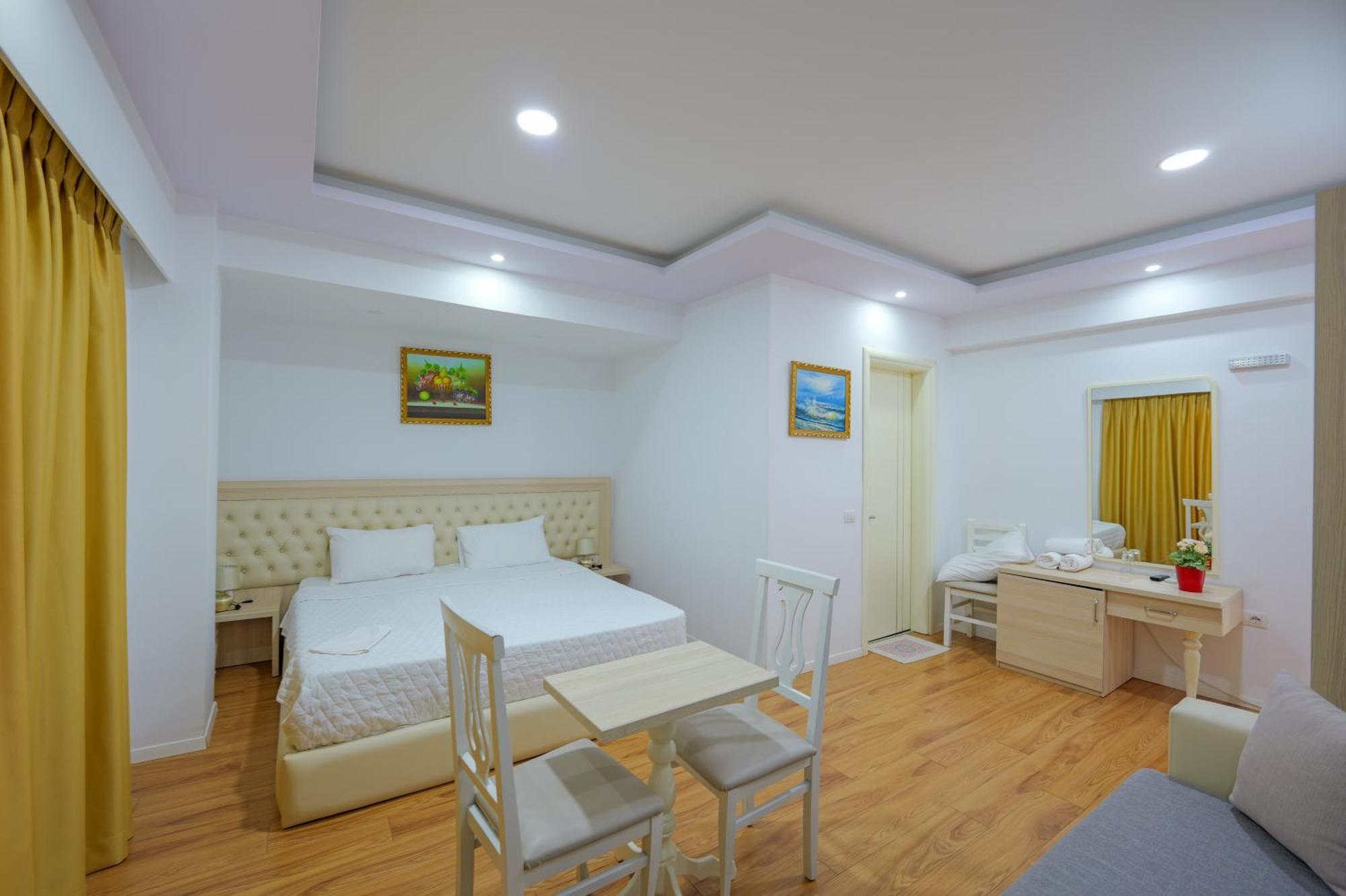 Hotel Iliria Sarande Exterior photo