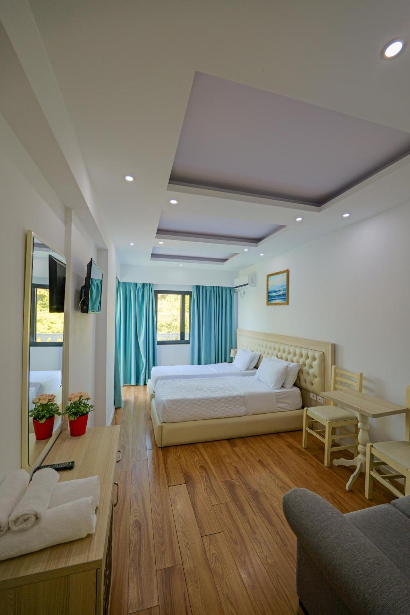 Hotel Iliria Sarande Exterior photo