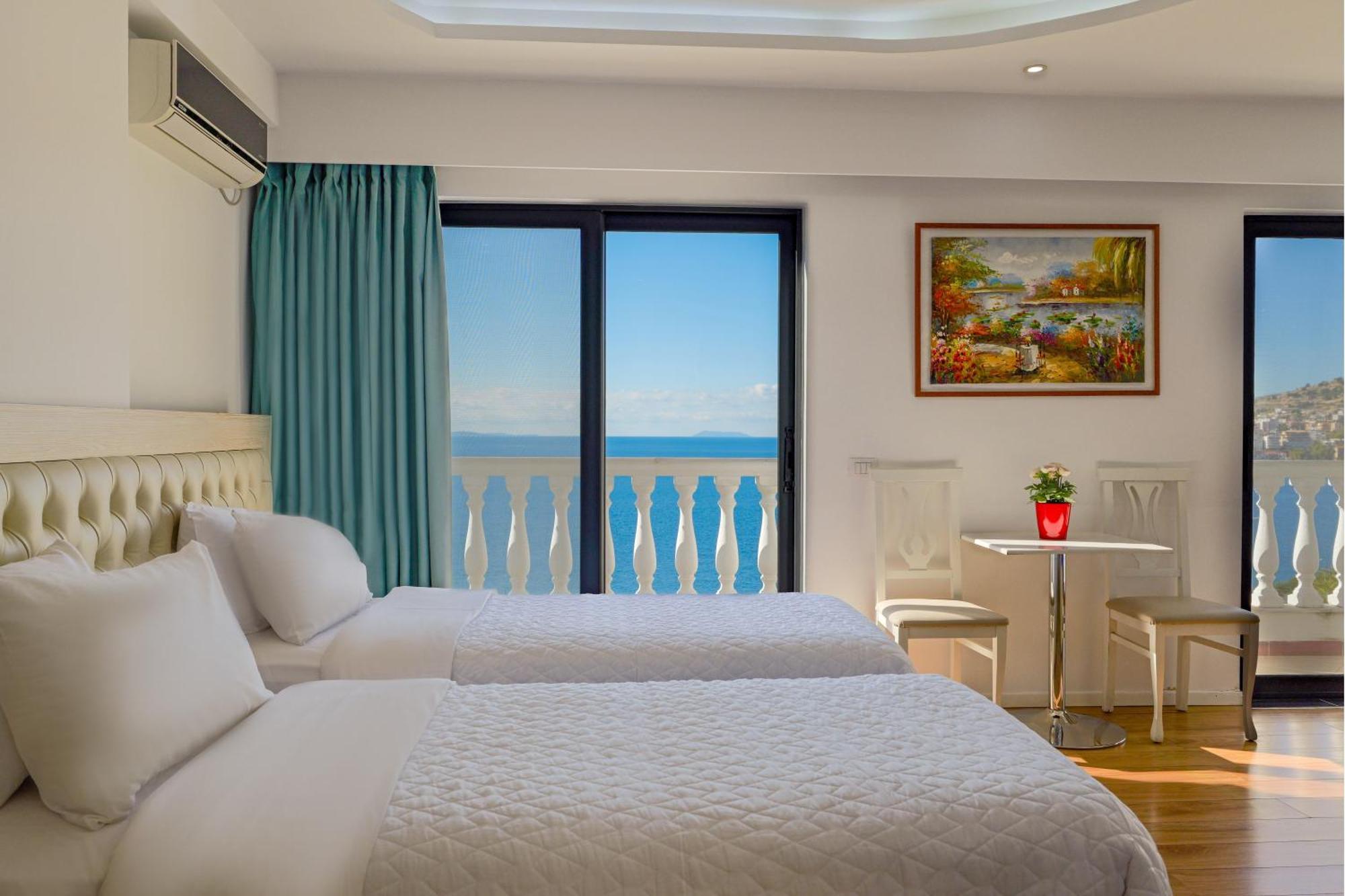 Hotel Iliria Sarande Exterior photo